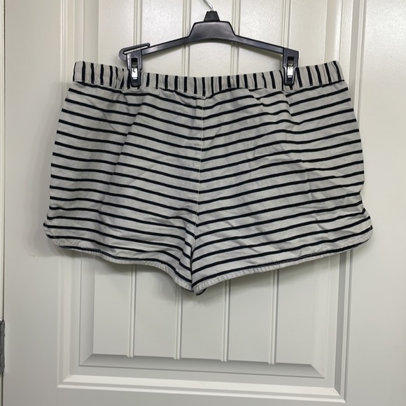 J. Crew striped linen shorts size Xl - Picture 4 of 5